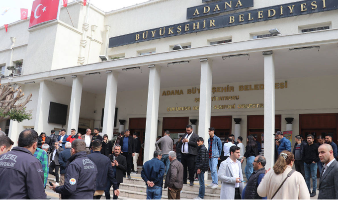 Adana Belediyesi'nde silahlı saldırı